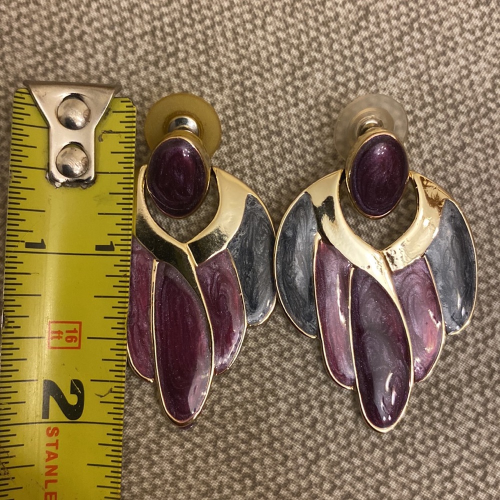 Earrings - Picture 2 of 3